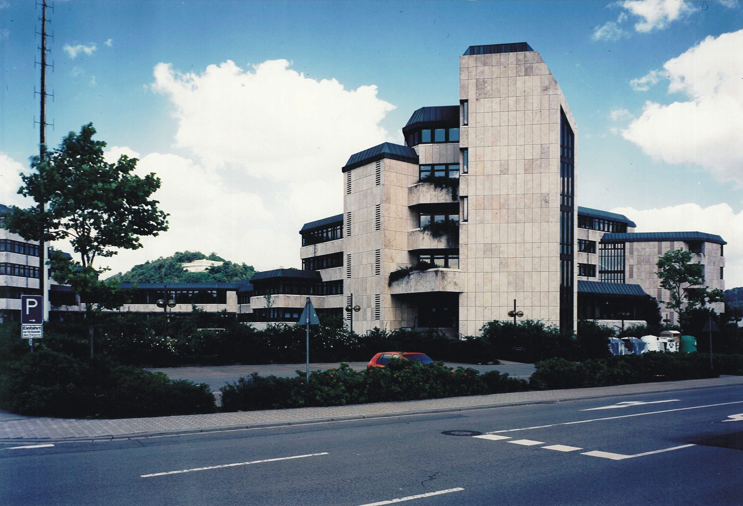 070 Forum_Hom